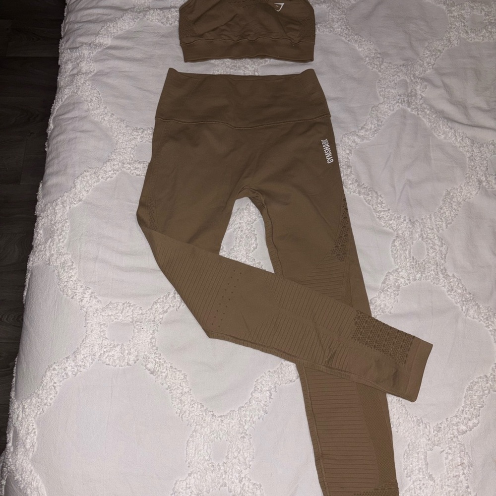Gymshark Tan Seamless Leggings and Sports Bra Set